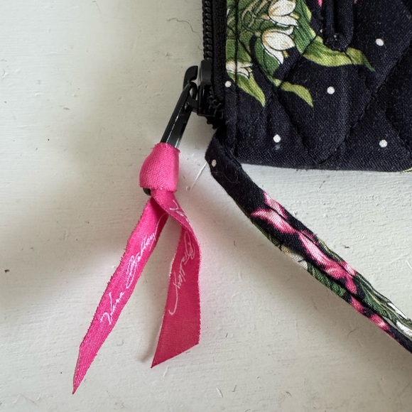 Vera Bradley New Hope floral bouquet wallet wristlet - Picture 2 of 8